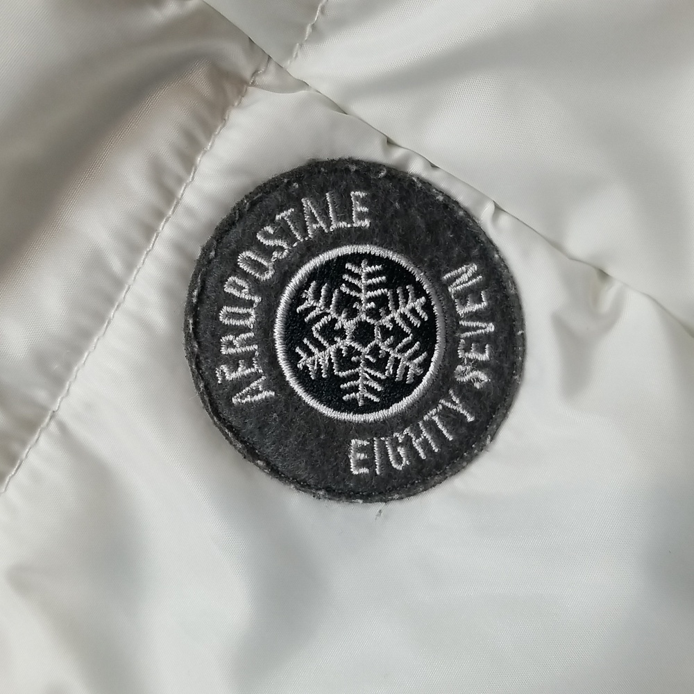 Aeropostale Puffer vest, large - Picture 2 of 6